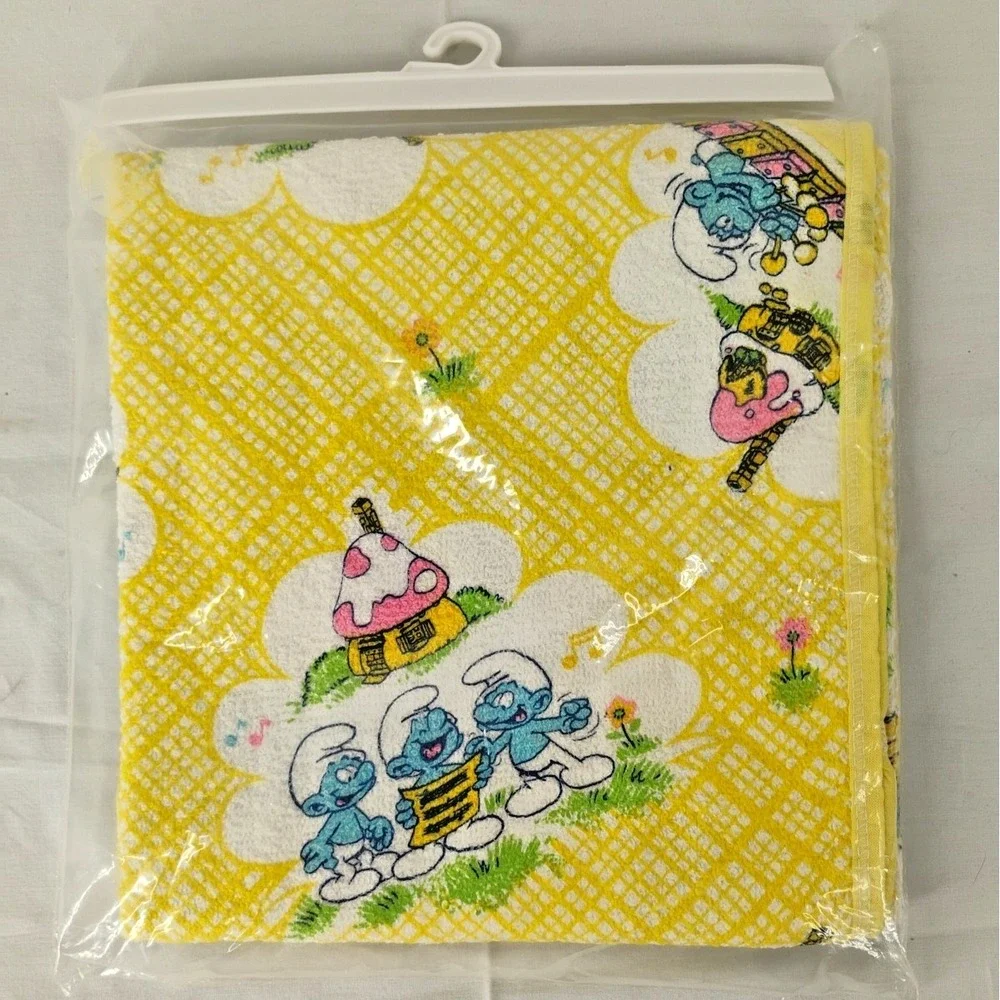 NOS RARE Vintage 1983 Smurfs Yellow Hooded Baby‎ Towel 30x36 USA Made Terrycloth